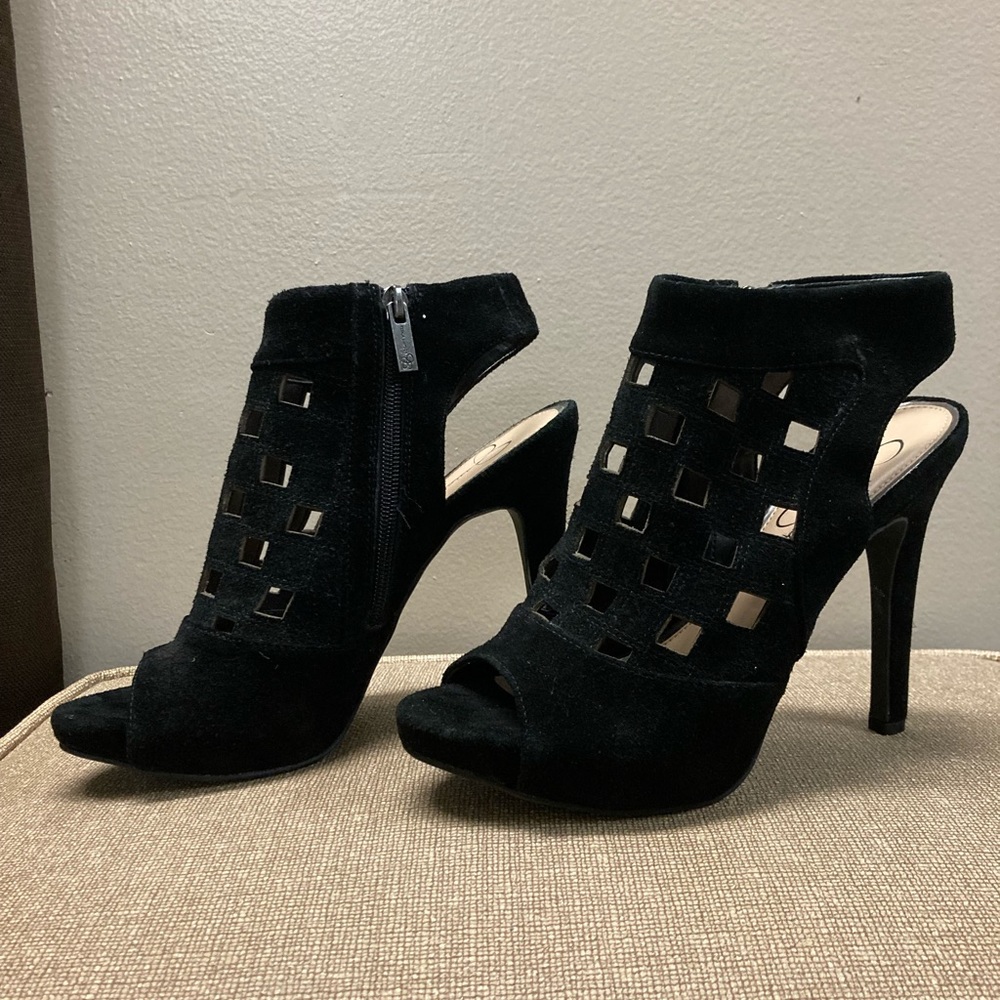 Black wrap around ankle high heel peep toe. JESSICA SIMPSON. Size US 7.5